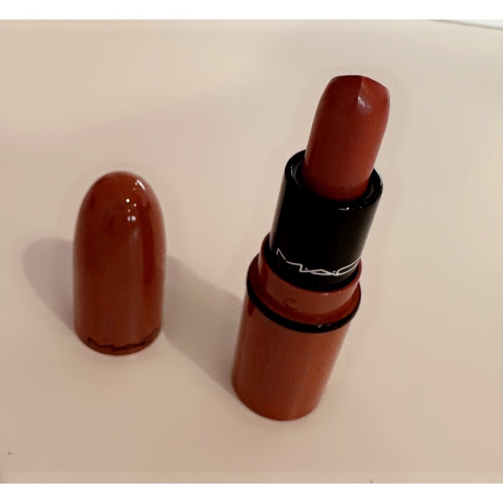 MAC Cosmetics Lipstick in Mocha